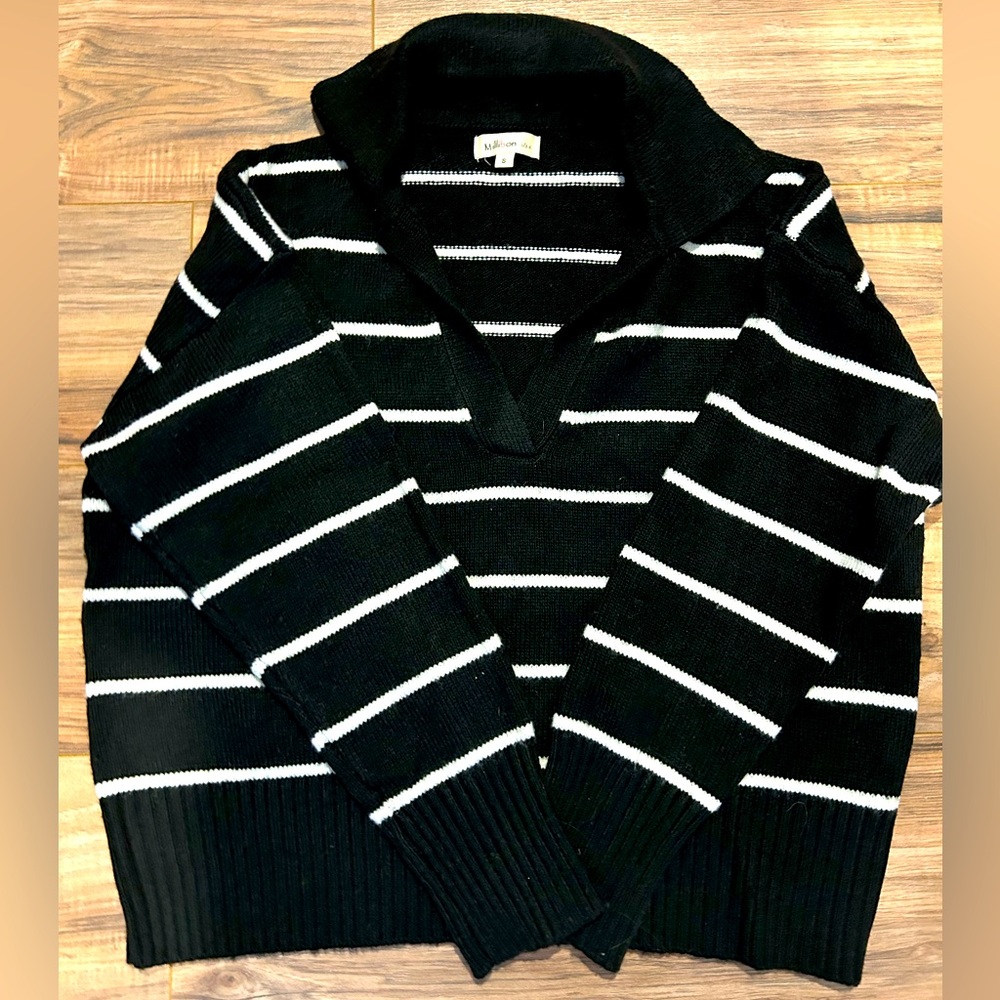 Worn once. Bought from boutique in cali. Size small.